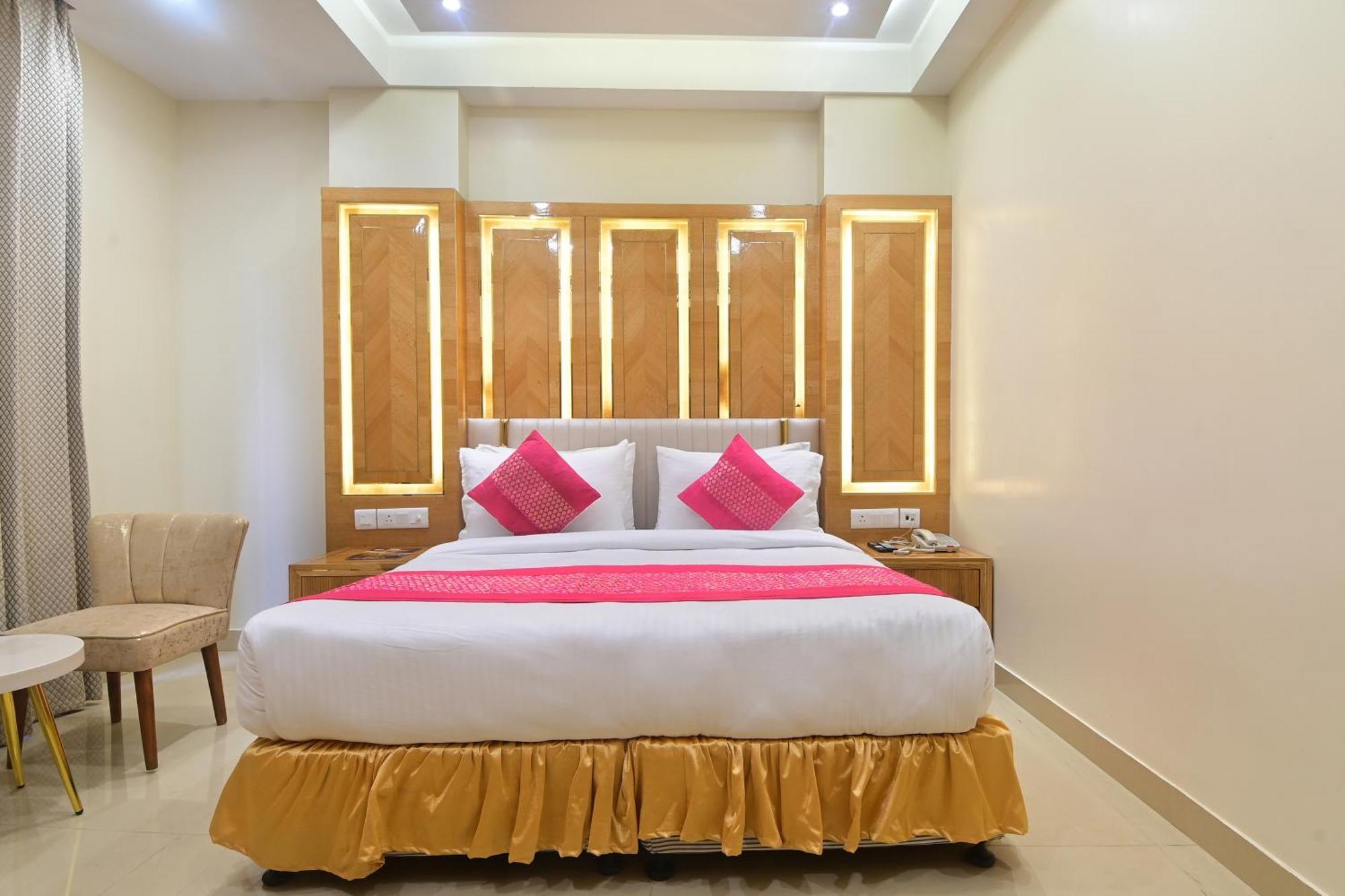 Hotel Gold Palace - 03 Mins Walk From New Delhi Railway Station Exterior photo