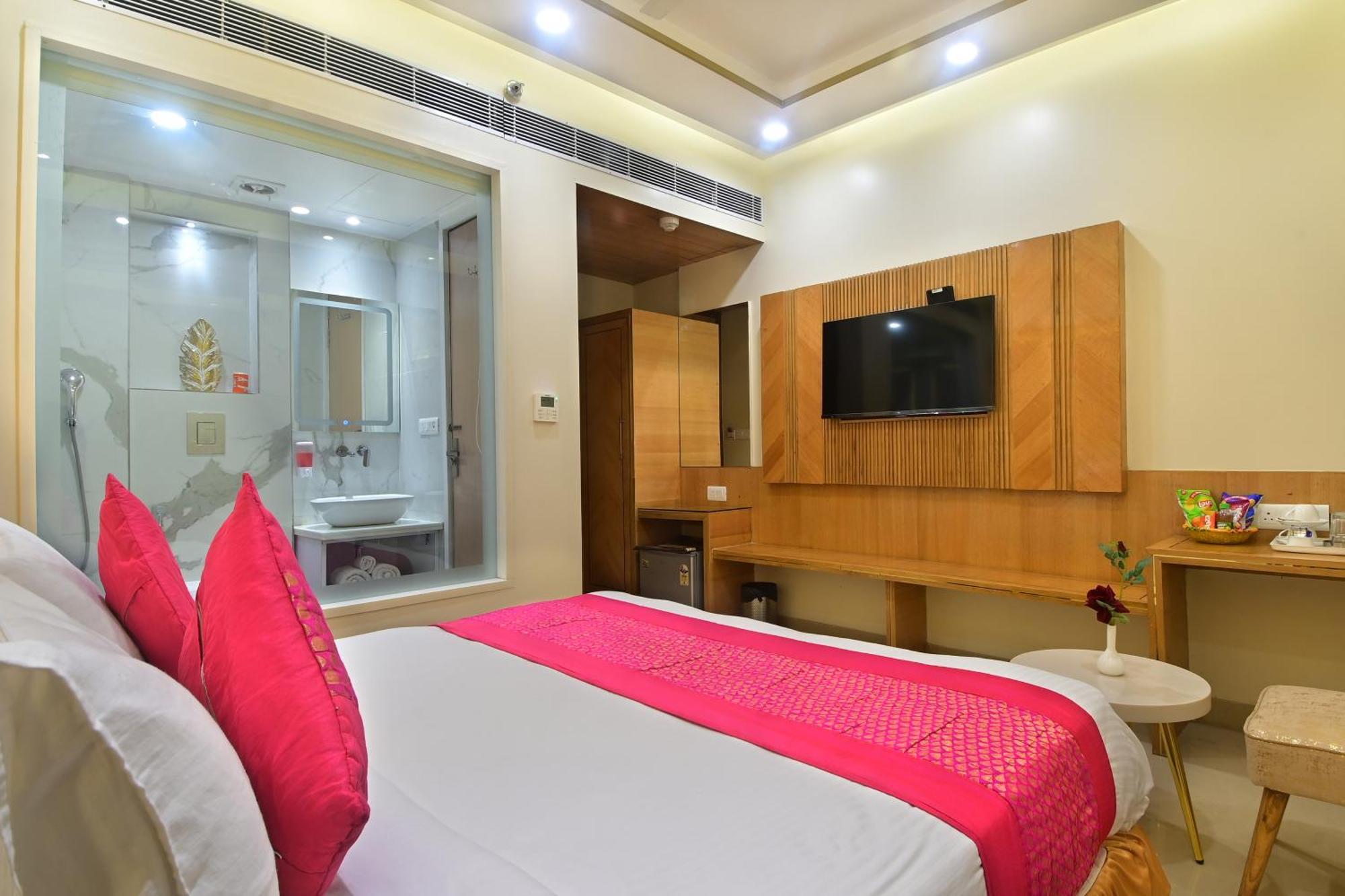 Hotel Gold Palace - 03 Mins Walk From New Delhi Railway Station Exterior photo