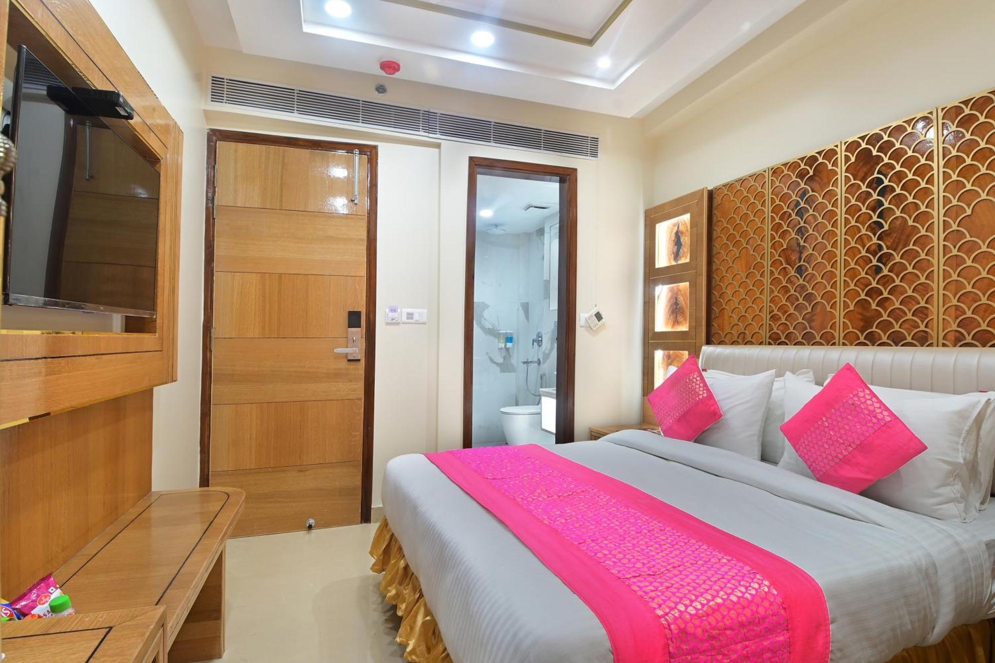 Hotel Gold Palace - 03 Mins Walk From New Delhi Railway Station Exterior photo