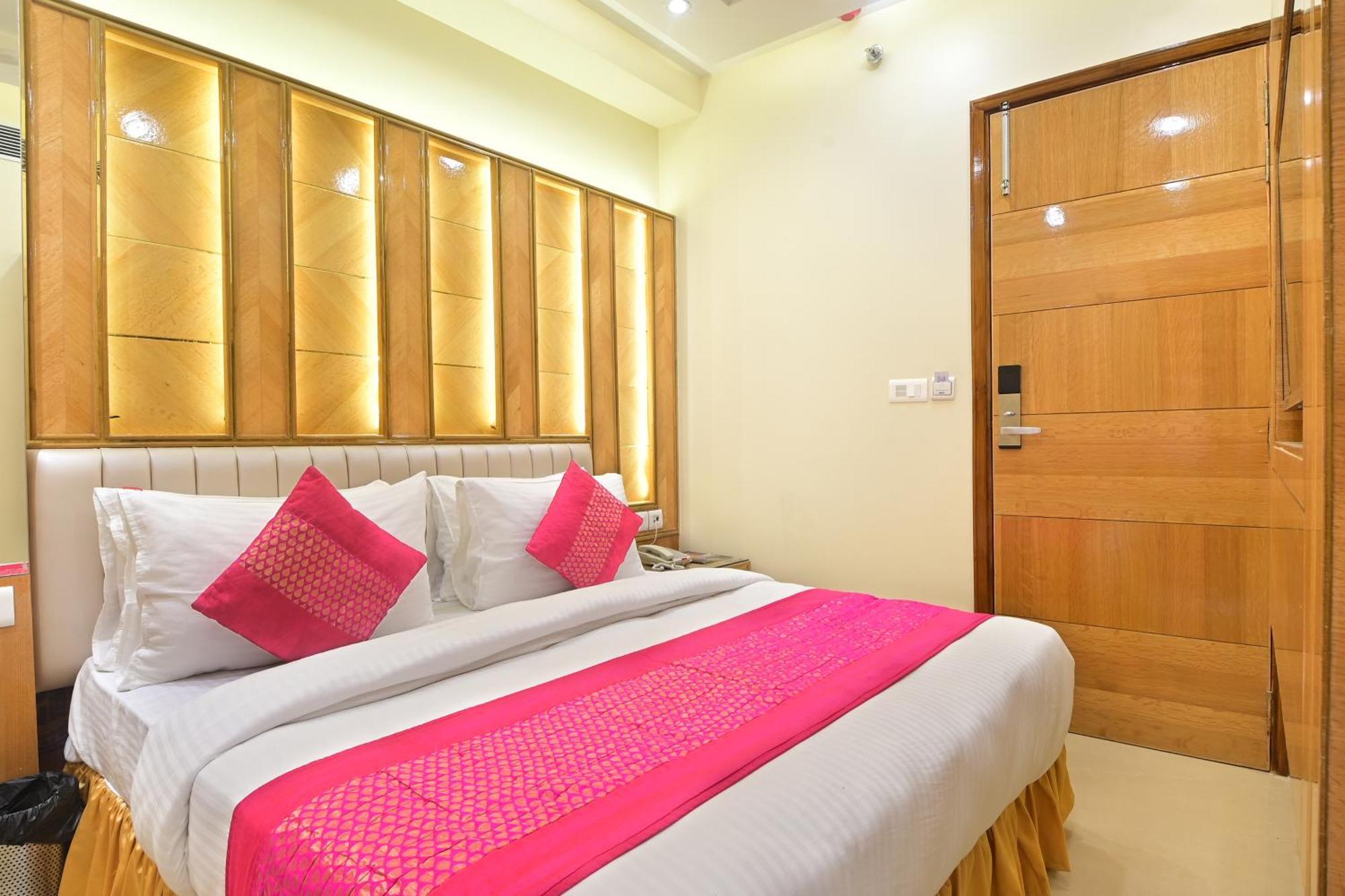 Hotel Gold Palace - 03 Mins Walk From New Delhi Railway Station Exterior photo