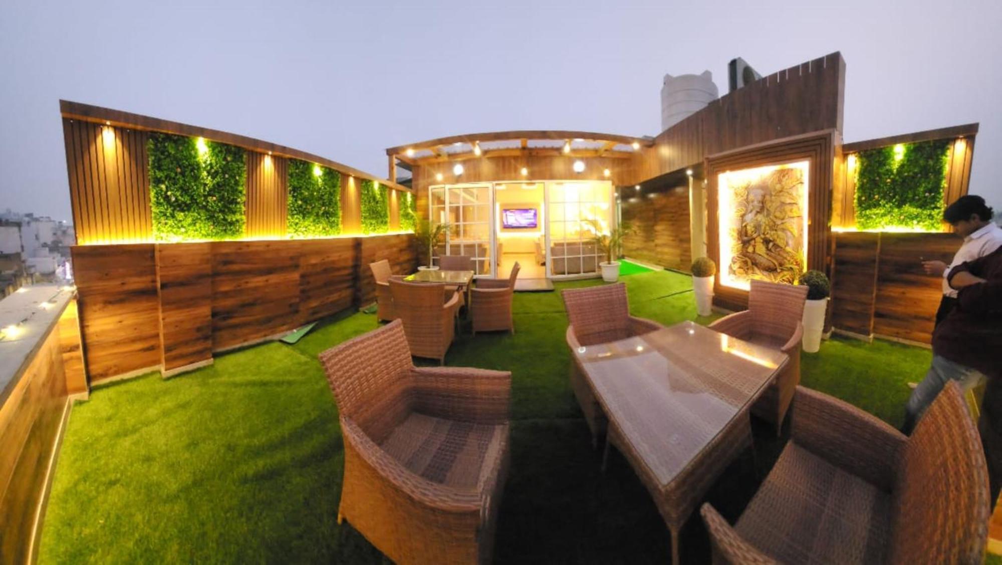 Hotel Gold Palace - 03 Mins Walk From New Delhi Railway Station Exterior photo