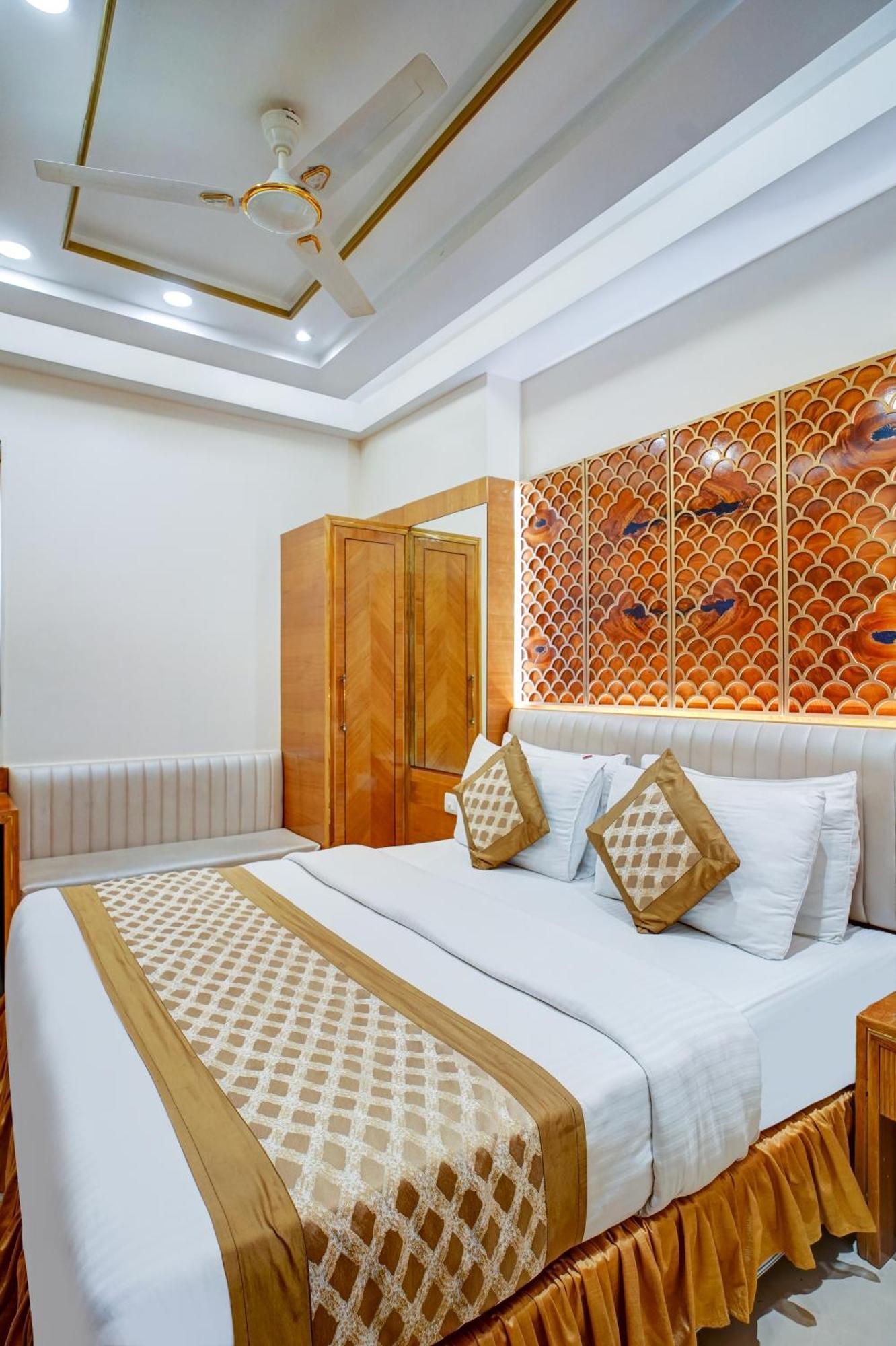 Hotel Gold Palace - 03 Mins Walk From New Delhi Railway Station Exterior photo