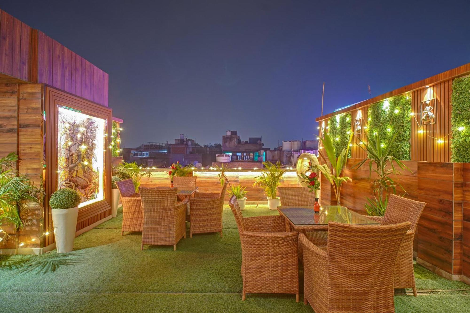 Hotel Gold Palace - 03 Mins Walk From New Delhi Railway Station Exterior photo