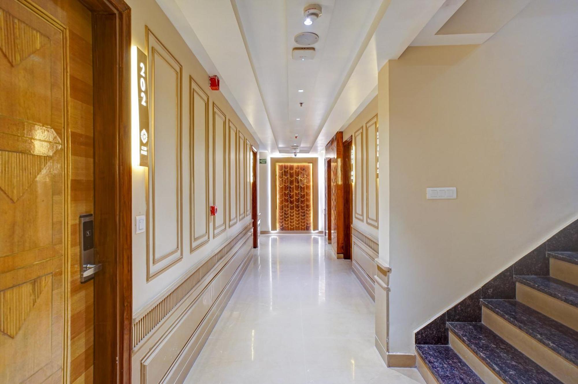 Hotel Gold Palace - 03 Mins Walk From New Delhi Railway Station Exterior photo