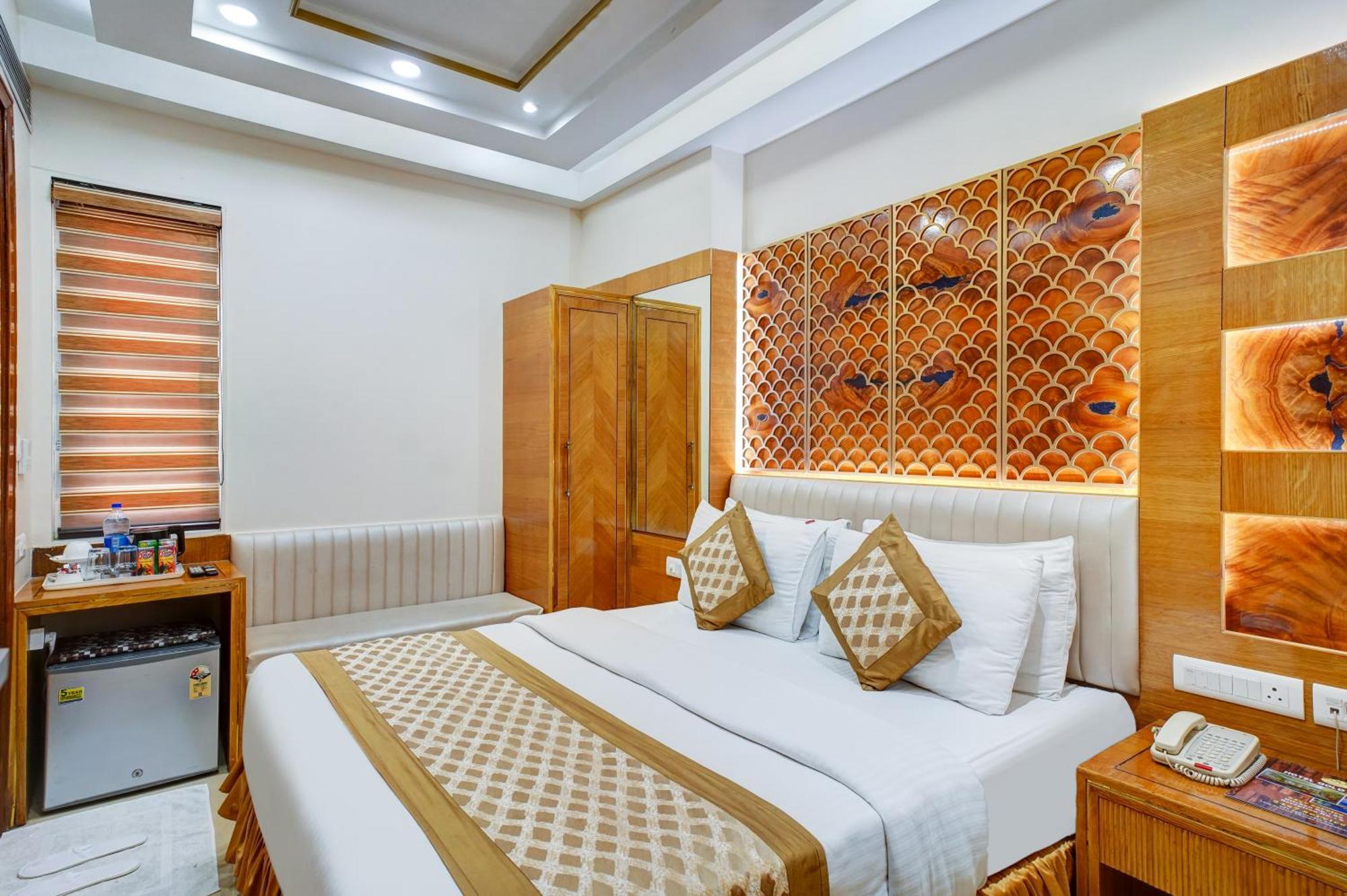 Hotel Gold Palace - 03 Mins Walk From New Delhi Railway Station Exterior photo