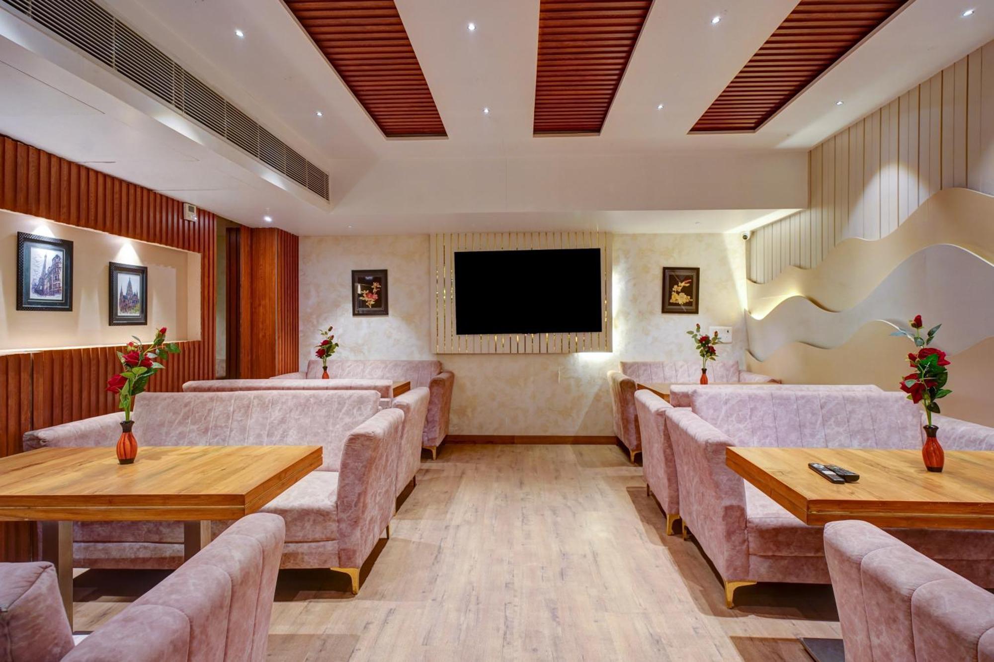 Hotel Gold Palace - 03 Mins Walk From New Delhi Railway Station Exterior photo