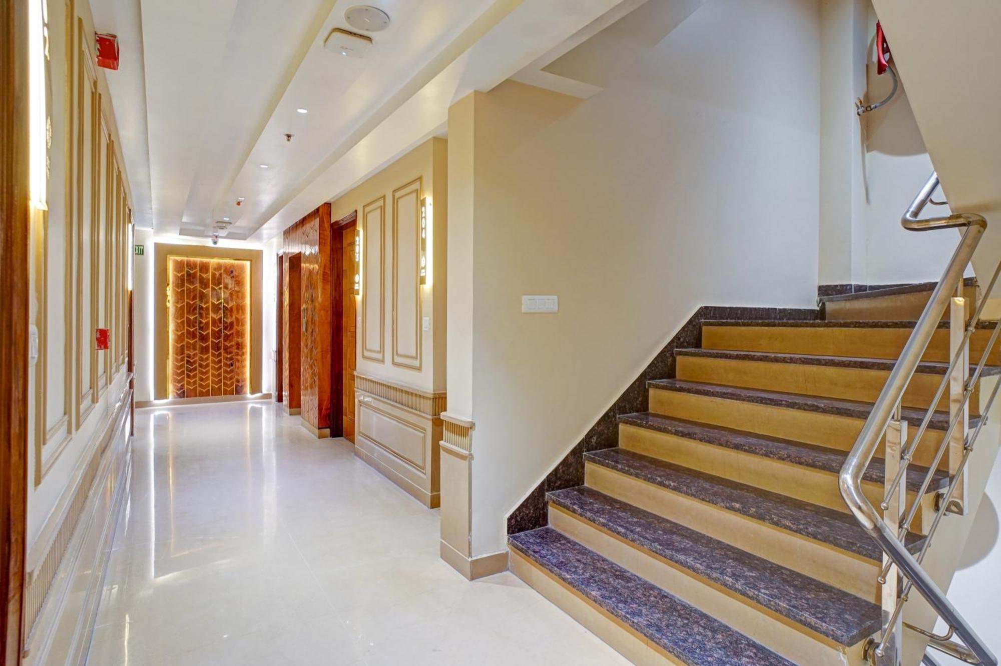 Hotel Gold Palace - 03 Mins Walk From New Delhi Railway Station Exterior photo