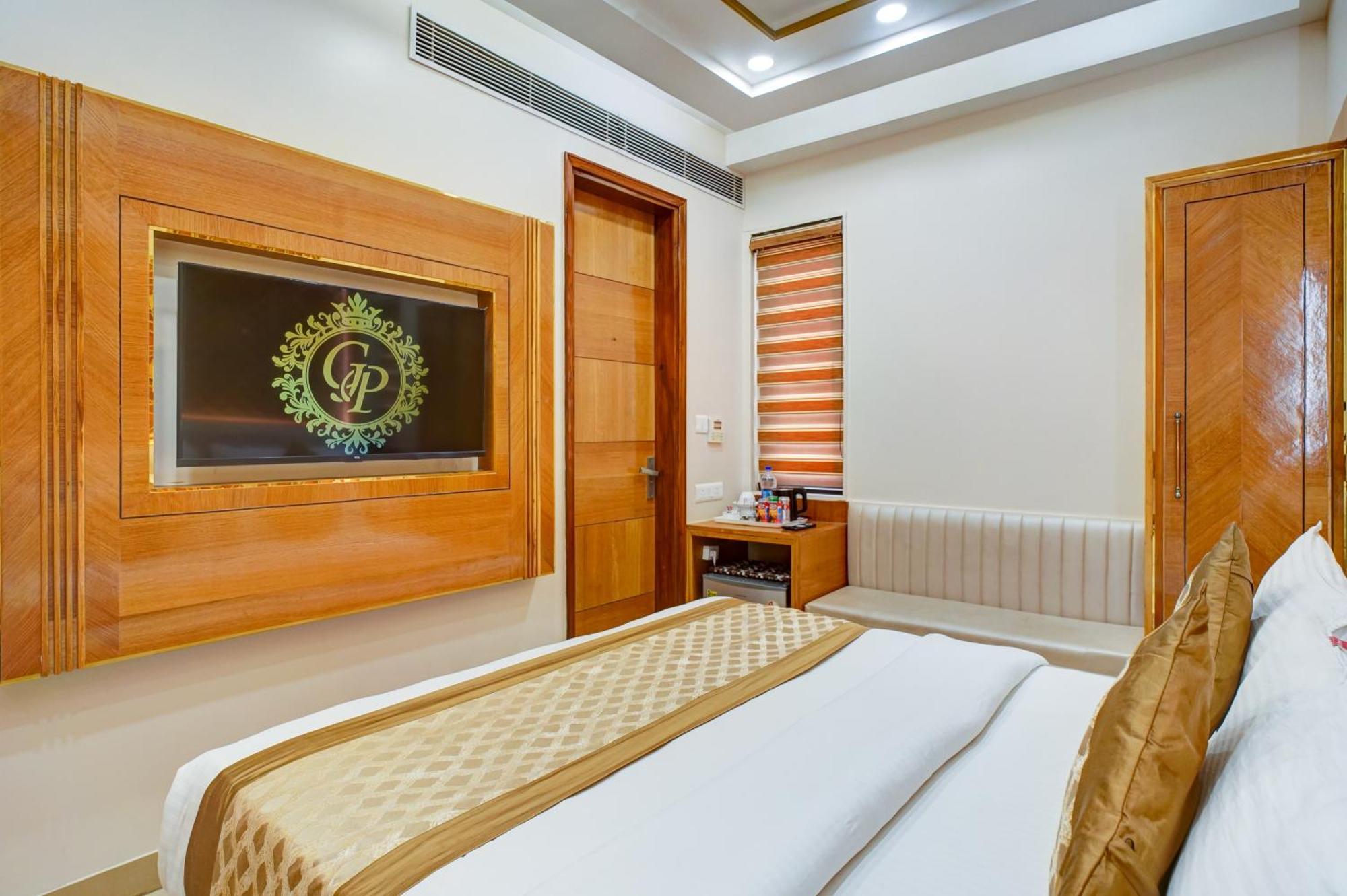 Hotel Gold Palace - 03 Mins Walk From New Delhi Railway Station Exterior photo